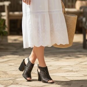 Rebecca Minkoff Women’s Black Perforated Peep Toe Heels Size 8.5